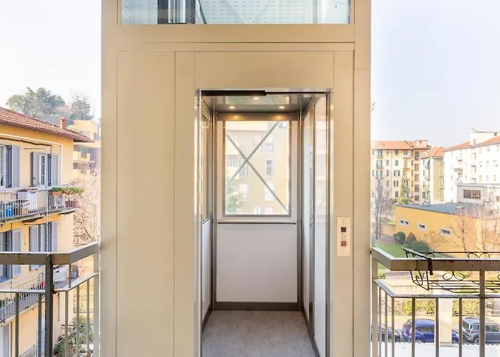 Modern In Next To Metro M5 - Sarca 73 Lejlighed *