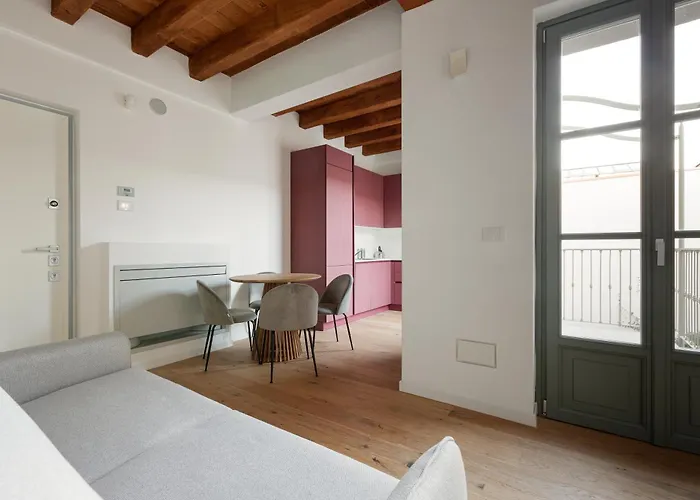 Lägenhet Guesthost - Modern In With Balcony