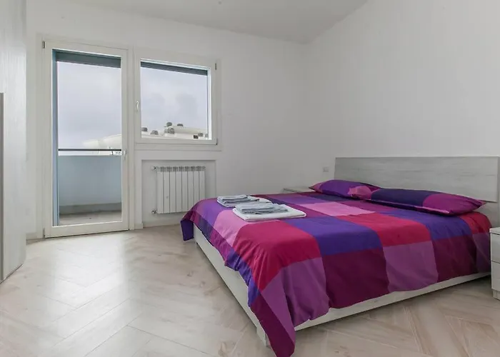 12th Floor Diamond Tower - 72 Apartament *