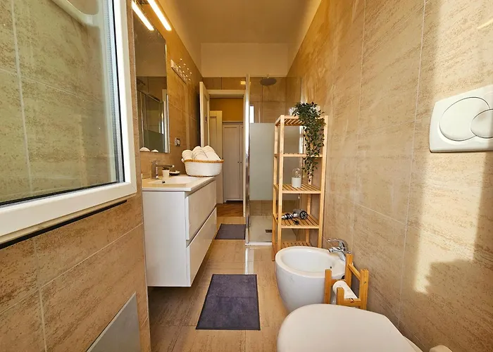 Sunny & Updated Flat With Panoramic View 50m From M4 Stop Apartmán Milán