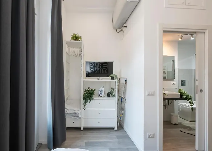 Ihost - Lomellina 14a * Milano