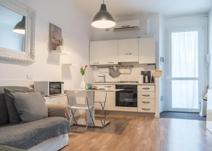 Apartment Charming Milanese Aparment