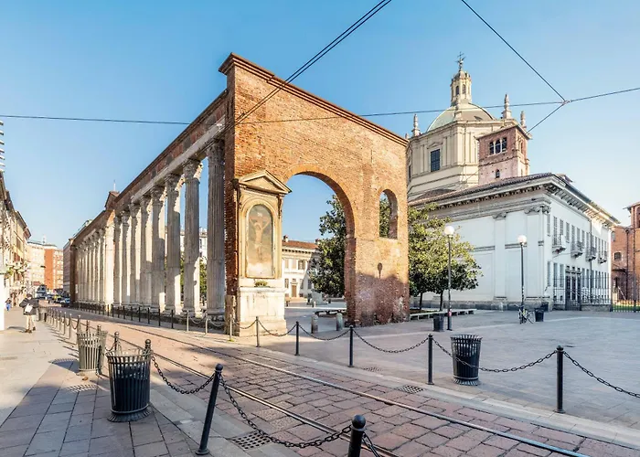 One Bedroom With Terrace Near Duomo Milano