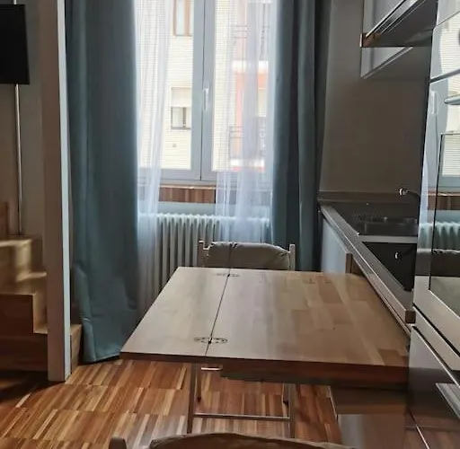 Metro Stop, Prada & Design *