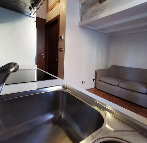 Metro Stop, Prada & Design 公寓 *