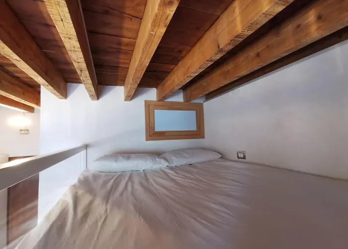 Metro Stop, Prada & Design 公寓 米兰