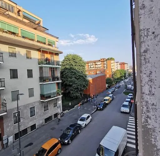 Metro Stop, Prada & Design 公寓 *