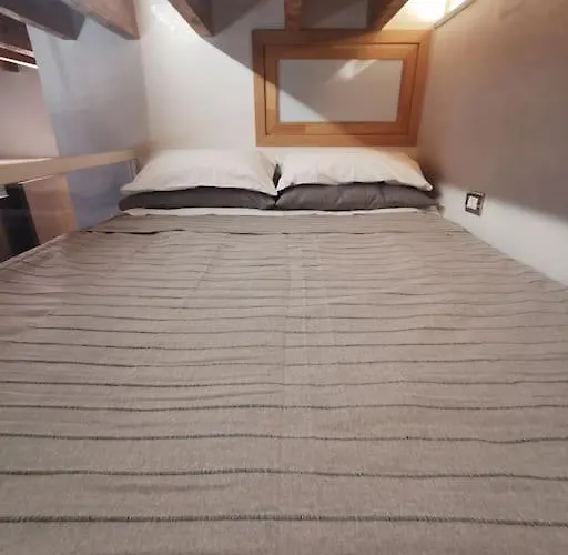 Metro Stop, Prada & Design 公寓