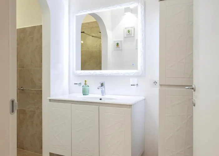 The Tropical Place *