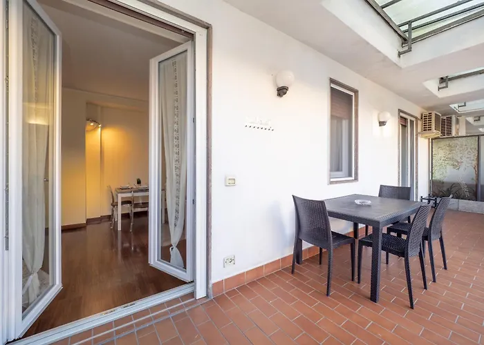 Flat In Center With Terrace, Near Garibaldi Fs *