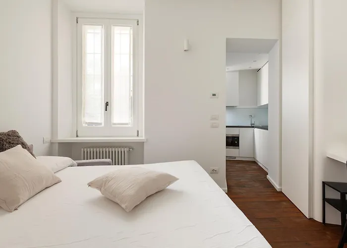 Guesthost - Tiny Near Station