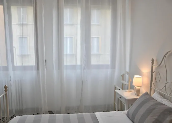 Apartment M.aurelio Red *