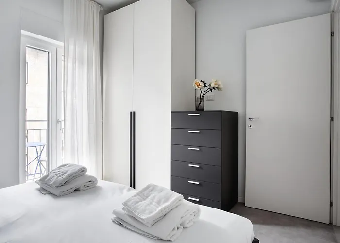 Hostmate - - Genesio -maciachini Milaan
