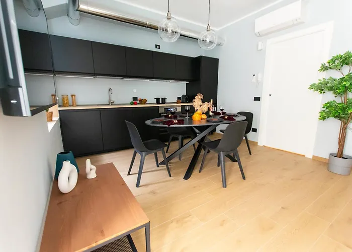 Apartment Ihost Luxury -private Parking- Plana 3 Milan