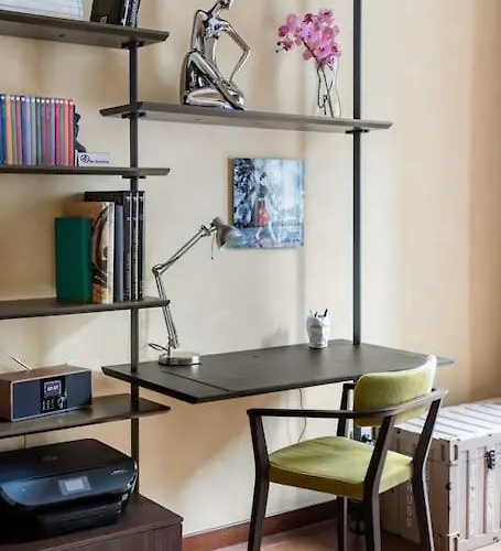 Elegant And Roomy Appartement
