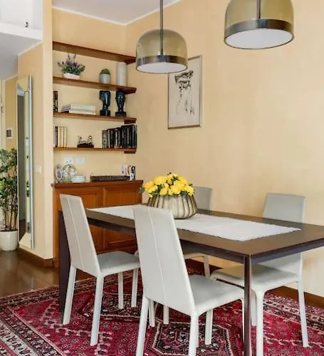 Appartement Elegant And Roomy Milan