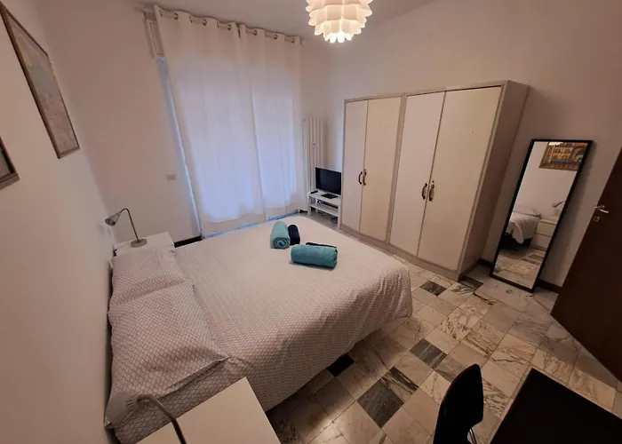 Comfortable And Spacious In דירה