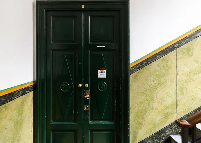 Titty House - Crocetta *