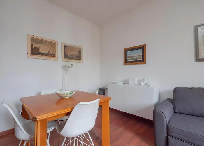 Youhosty - Panfilo Castaldi 26 밀라노