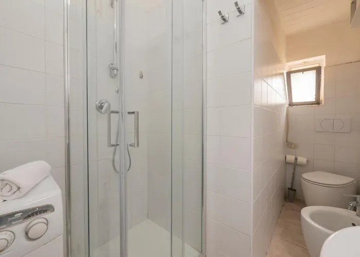 Youhosty - Panfilo Castaldi 26 * 밀라노