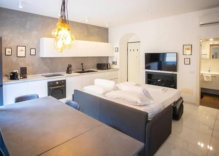 Апартаменты Porta Venezia - Design Con Balcone - 55mq Милан