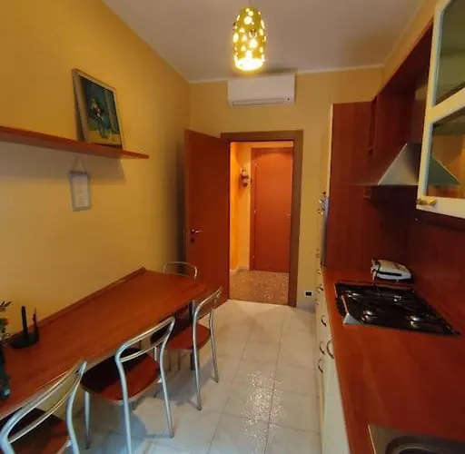 Mi Affaccio Sulla Piazza