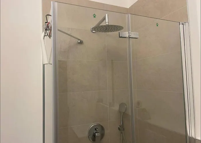 Regina In Sky Santa Giulia - Sky Tv, Wifi E Breakfast Box Apartment Milan