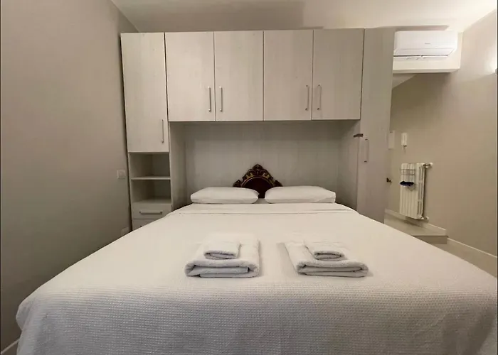 Regina In Sky Santa Giulia - Sky Tv, Wifi E Breakfast Box Apartment *