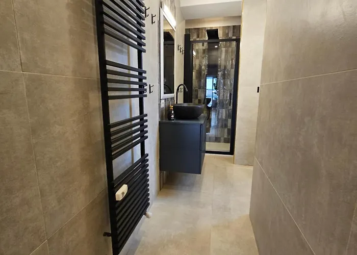 Exclusive Floor 2-bedroom Flat * Milán