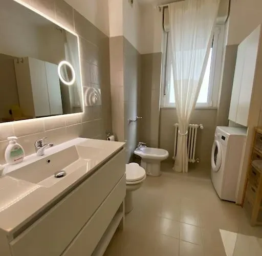 Accogliente - * Milánó