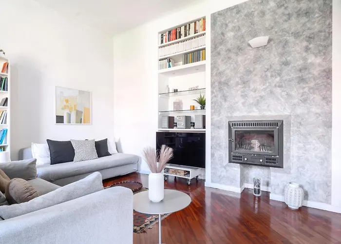 Roomy Flat With Garage - Porta Romana Milan