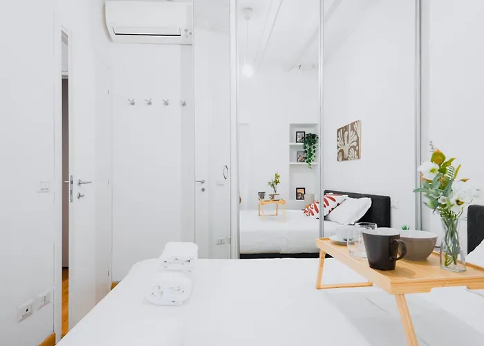 Easylife - - Monti 32 - Castello Sforzesco * Milán