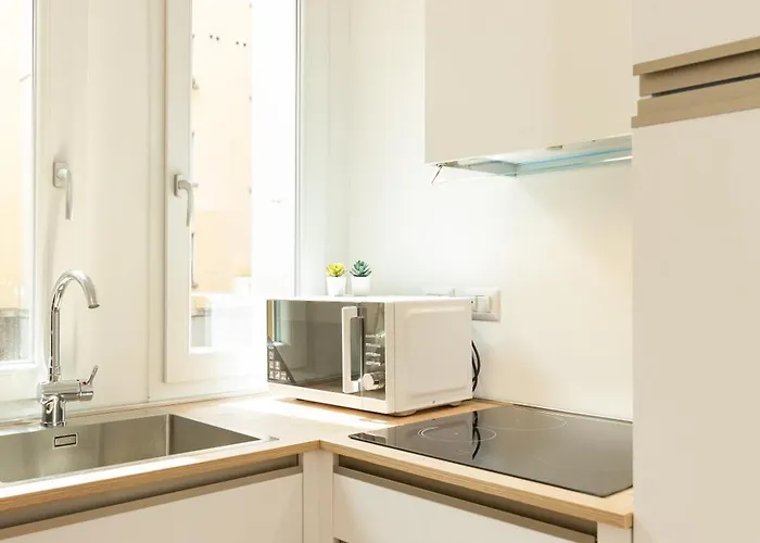 Exclusive Apartment - Next To The Metro