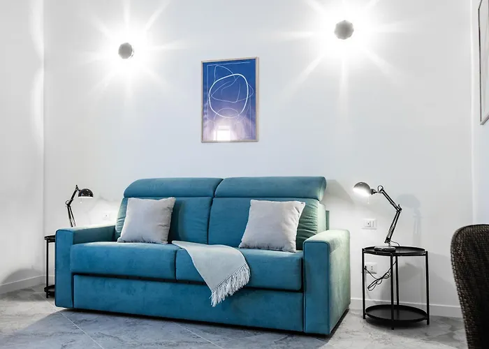 5' From Metro Lima, Design *