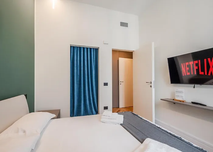 Spacious In Next To Metro Apartament *