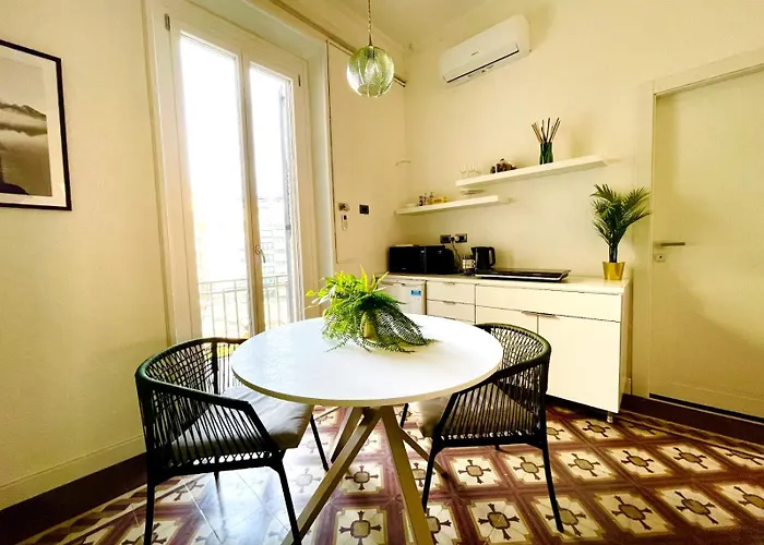 Appartement Charming Loreto 8 Milaan