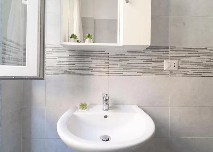 I Host - Pasteur 15-2 *