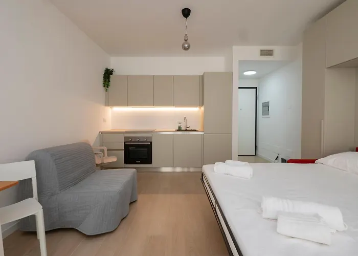 I Host - Binda 18 * 밀라노