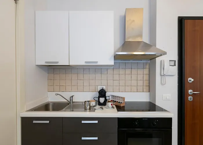 Youhosty - Bligny7 Bis 밀라노