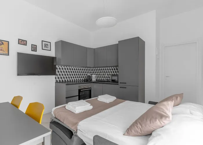 Mi Casa - In Ponte Nuovo * Milan