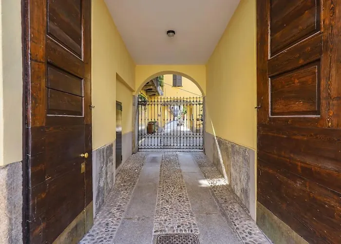Casera Loft, Historic Courtyard In Navigli Apartment
