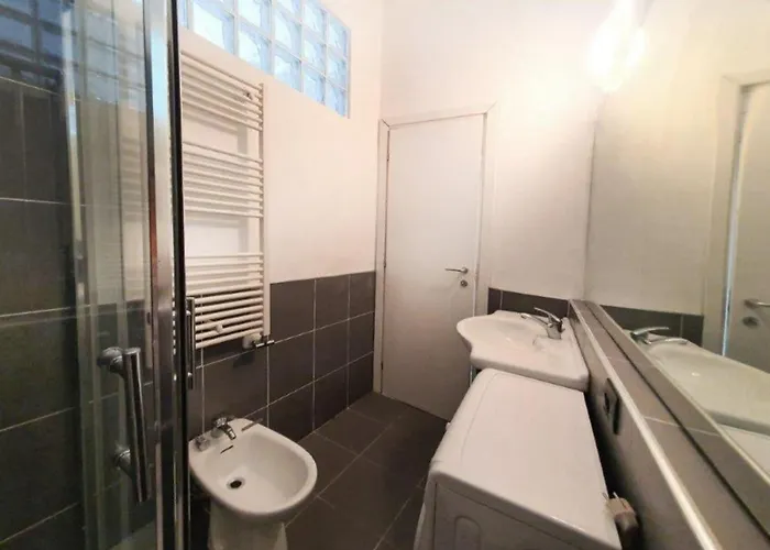 Convenienza E Ottimo Collegamento Coi Mezzi - Imbriani Urban Retreat Апартаменты *