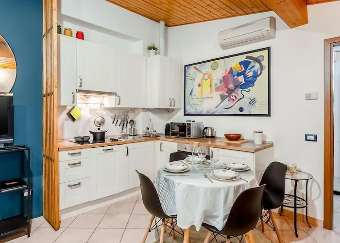 The First - Central Station 米兰