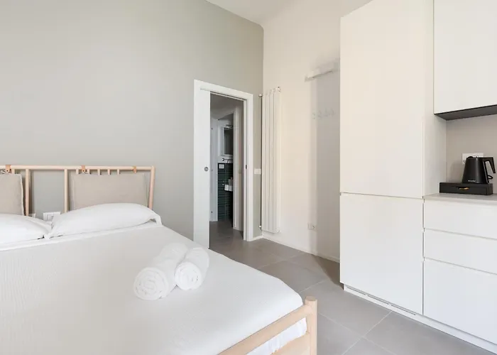 Guesthost - Corso Vercelli Cosy And Bright Апартаменты