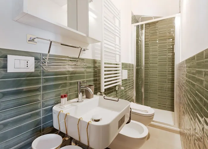 Guesthost - Corso Vercelli Cosy And Bright Апартаменты Милан