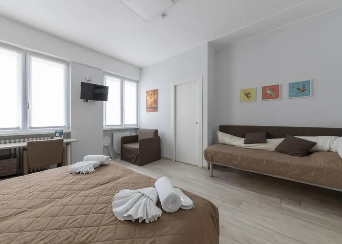 Chezromyk The Kosher Milan