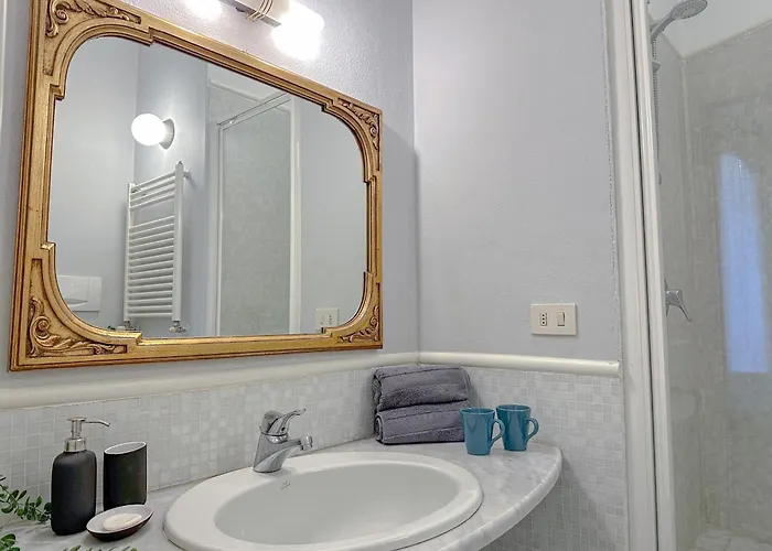 De Amicis 29 - Duomo - Sant'ambrogio Apartment *