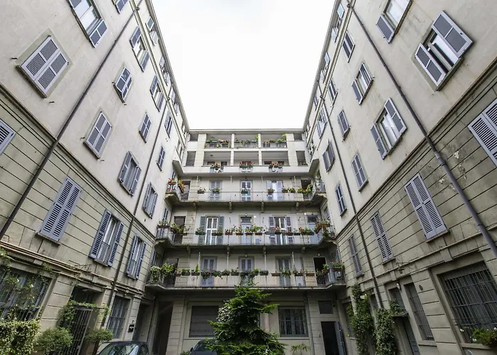 Castelfidardo 8 * Milano