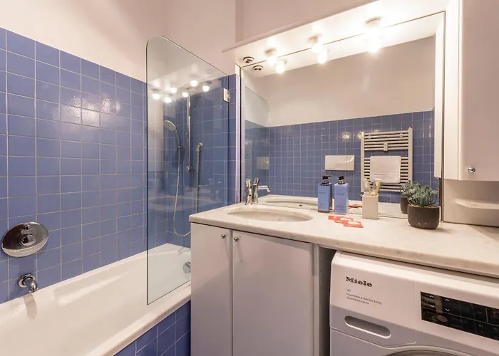 Royal Luxury P.zza Della Repubblica Apart Otel 3*