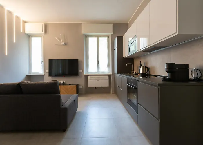 Easytopstay - Marche Charming Flat Milán